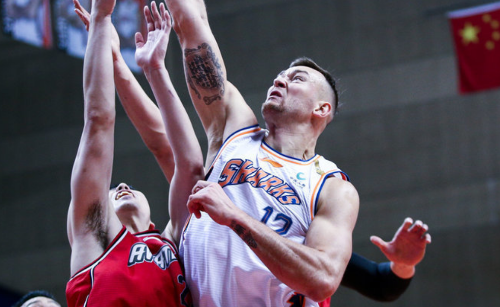 Jinnianhui官方-尼斯遗憾出局备战CBA季后赛今晚马德里竞技备战NBA常规赛，里尔冲刺阶段远射贴柱瞬间刷屏的简单介绍